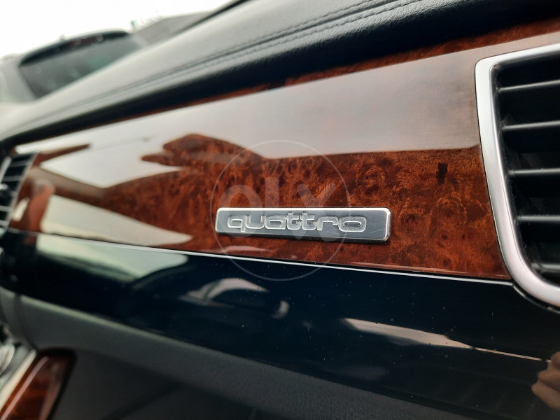 AUDI A8 QUATRO 3.0 TDI