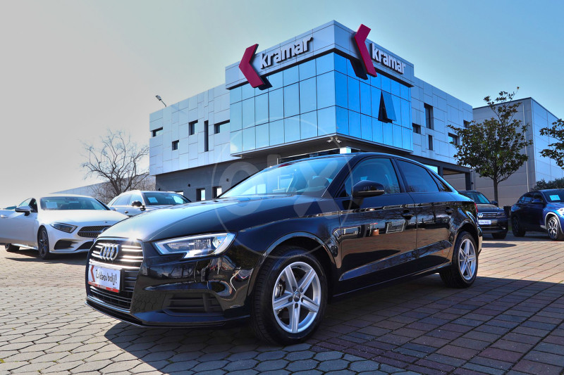 Audi A3 Limuzina 1.6TDI S-Tronic Black Edition FACELIFT