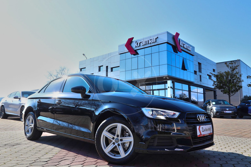 Audi A3 Limuzina 1.6TDI S-Tronic Black Edition FACELIFT