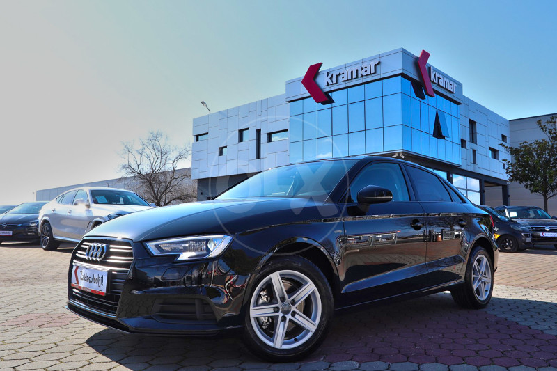 Audi A3 Limuzina 1.6TDI S-Tronic Black Edition FACELIFT