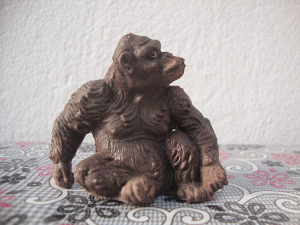 Gorila stara figurica