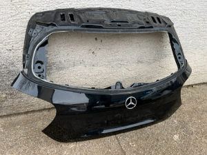 Mercedes A W176 zadnja hauba gepek