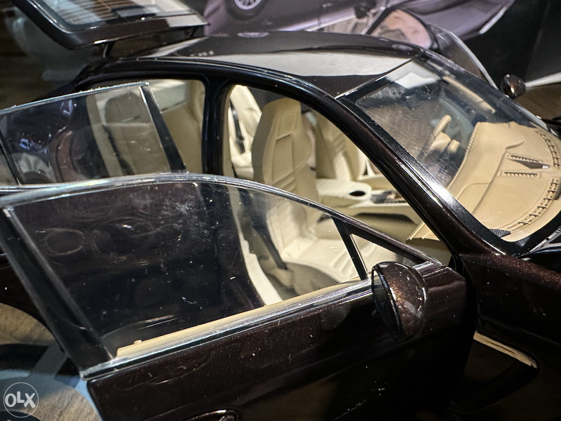 Porsche Panamera S 1:18 maketa model