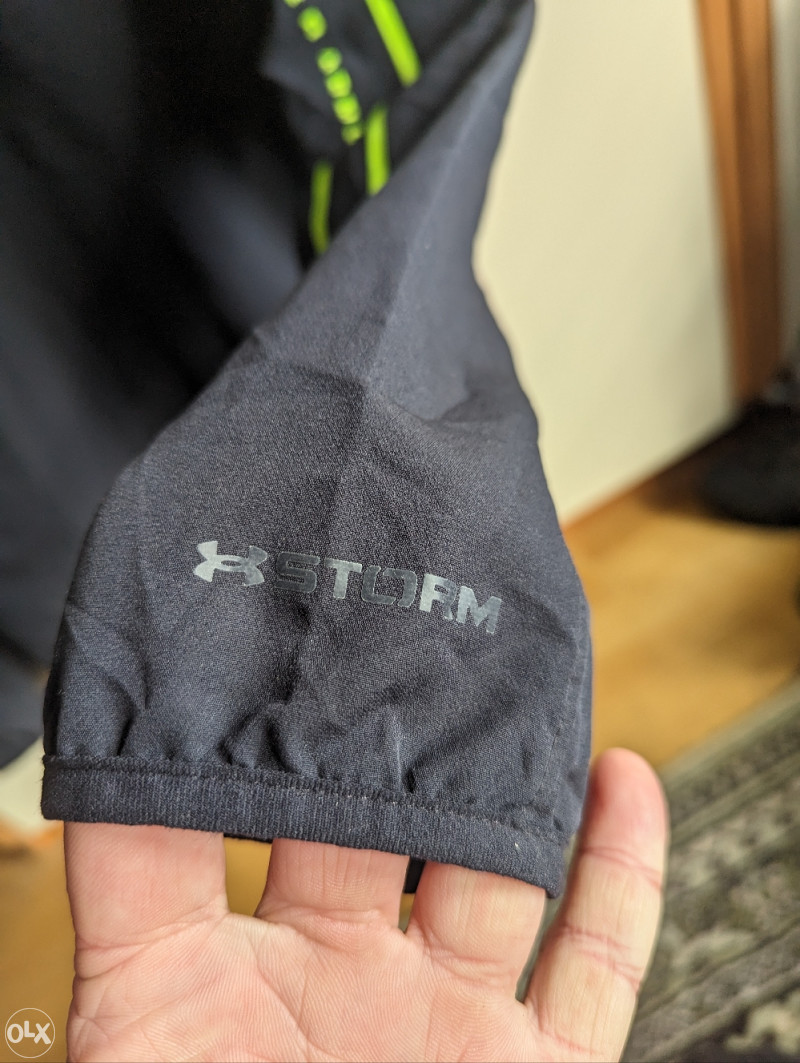 UNDER ARMOUR - jakna za trcanje S/M