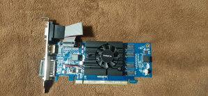 GeForce 210 - Gigabyte 1 GB
