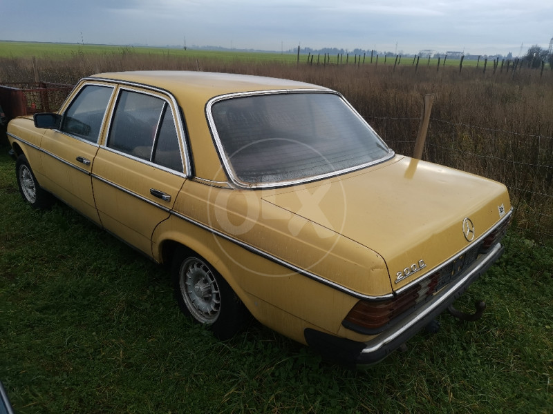 Mercedes-Benz E 200 i 240.D